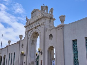 Catherine Toth Fox: Closed Since 1979, Waikīkī Natatorium May Be Restored