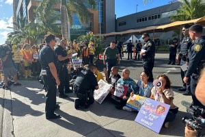 Hawaii Governor Urges Federal Mediation To Settle Nurse Labor Dispute