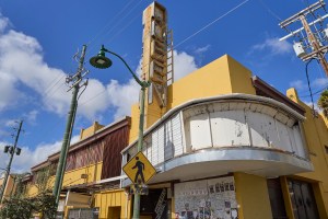 Kaimukī’s Queen Theater Is Falling Apart. Honolulu Doesn’t Want To Step In