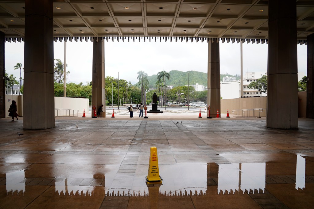 Rain falls on the Capitol as a Kona Low storm arrives on O‘ahu Thursday, March 19, 2026, in Honolulu. (Kevin Fujii/Civil Beat/2026)