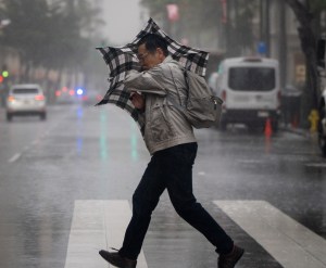 Hawaiʻi Storm Latest: Forecast, Outages, Closures, Shelters, More