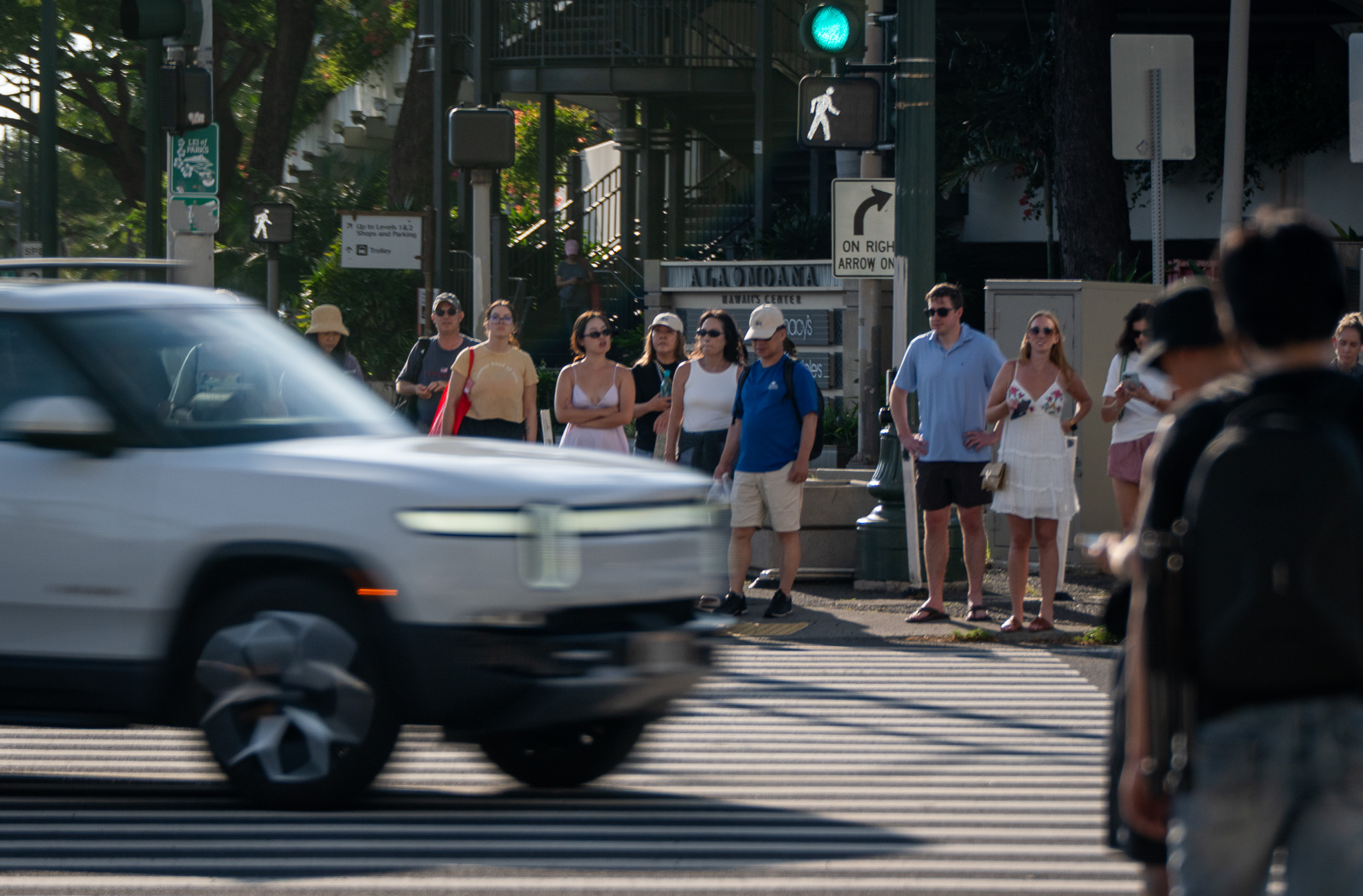 Run! Ala Moana Crosswalk Has Pedestrians Counting Down The Seconds