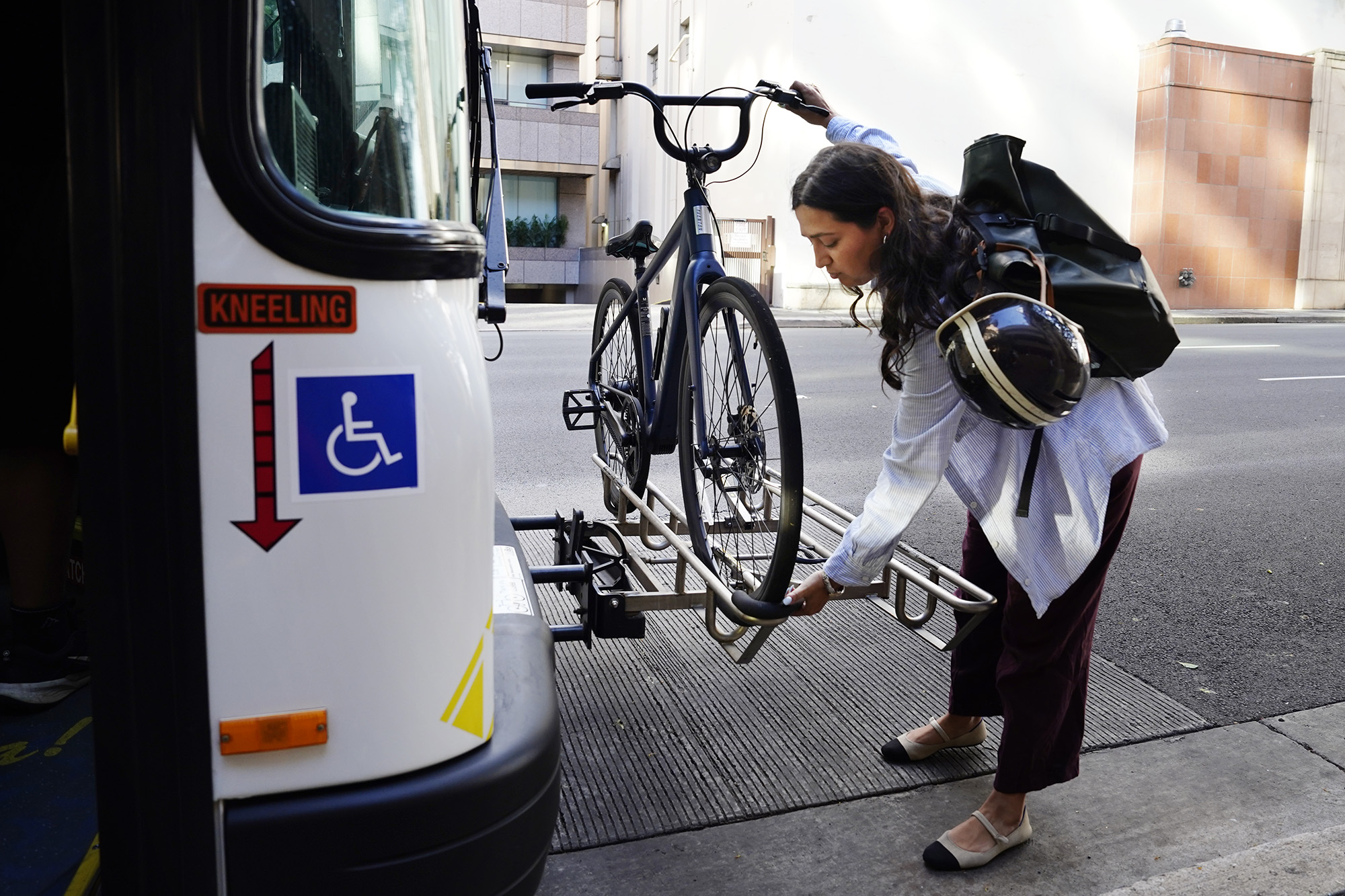 Hawaii e-bike regulations advance with helmet, age rules Hawaii e-bike regulations advance with helmet, age rules